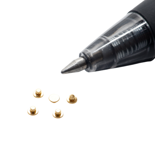 機器用マイクロスクリューにおける材料の流れの均一性の制御