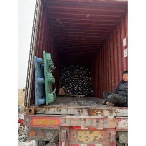 Contêiner de pneus de motocicleta de 40 pés de Ruisilaifu enviado para o Senegal, acrescentando novo impulso à cooperação econômica e comercial China-África!