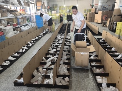 住宅改修用のハイエンドゴールドバスルームシャワーセット