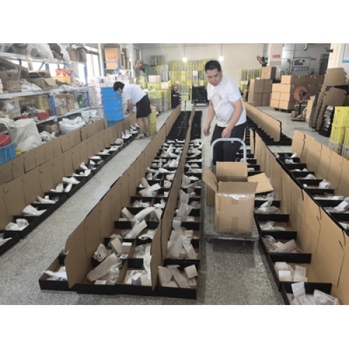 住宅改修用のハイエンドゴールドバスルームシャワーセット