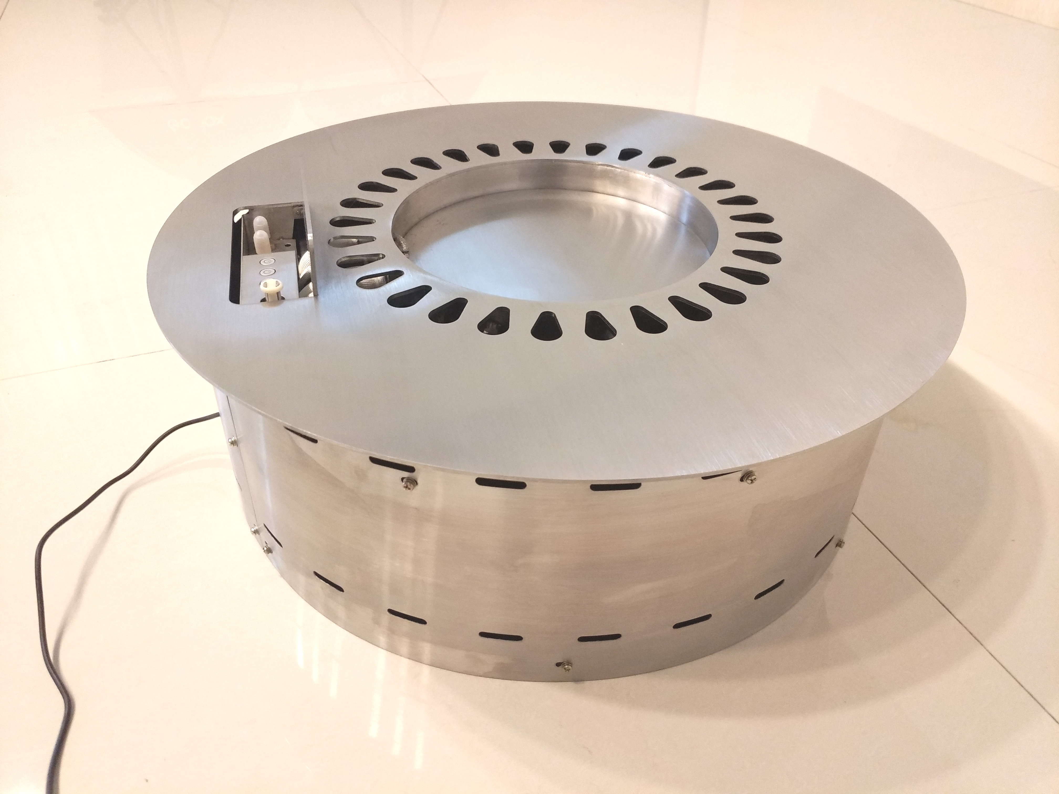 Circular intelligent alcohol fireplace