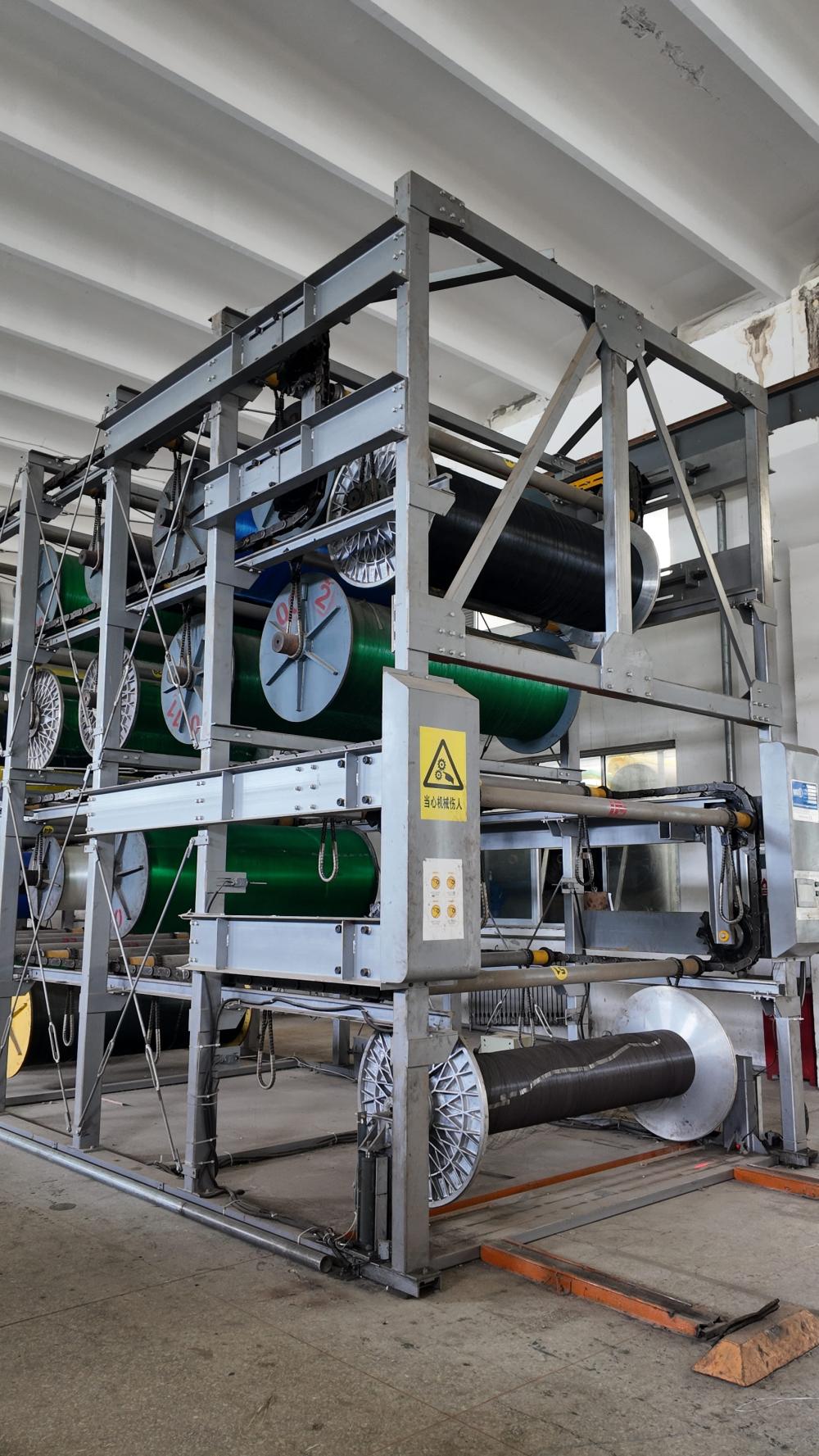 Automatic disk head storage rack