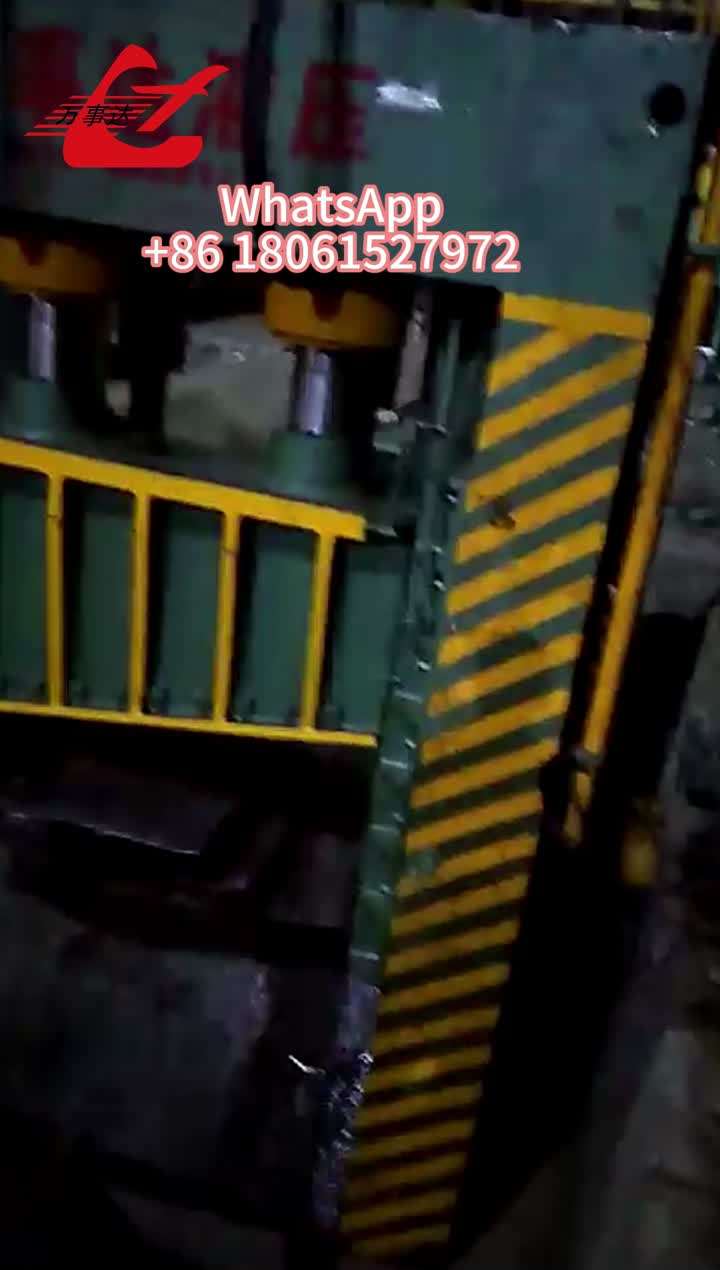 Máquina resistente da tesoura do pórtico Q43L-8000 para corte e reciclagem de sucata de aço