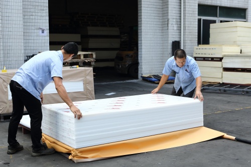 Todos los empleados de AHD Polymer volverán a trabajar mañana