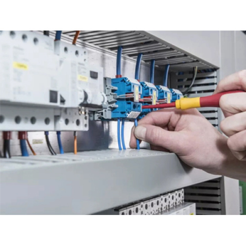 2026 صناعة الموصلات العالمية تنمو بسرعة، مدفوعة بالكهرباء والذكاء والأتمتة الصناعية