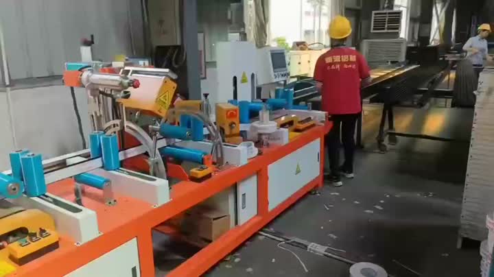 équipement de stratification automatique de film pour profilé en aluminium