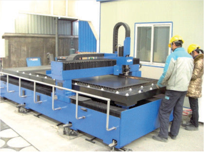 Laser cutting machine