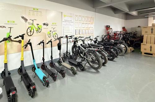 Experience the Future of Urban Mobility: Shared E-Scooters & E-Bikes!
