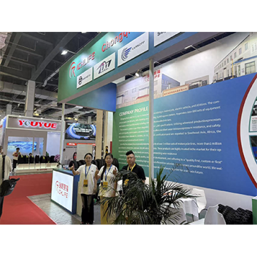 As discussões de negócios na Shanghai Tire Expo estão esquentando, com um fluxo constante de visitantes no estande da Rislife.
