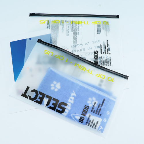 အထည်ထုပ်ပိုးခြင်းအတွက် Poly Bags နှင့် စက္ကူအိတ်များ