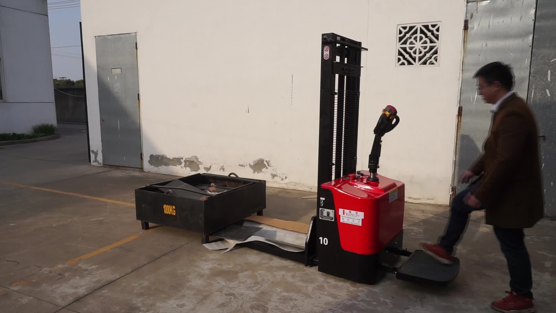 China Electric Hydraulic Hand Lift 2 Ton Forklift Truck for Sale1