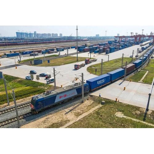 Transporte de mar y ferrocarril! Neumáticos de goma extendidos exportados en el extranjero en grandes cantidades