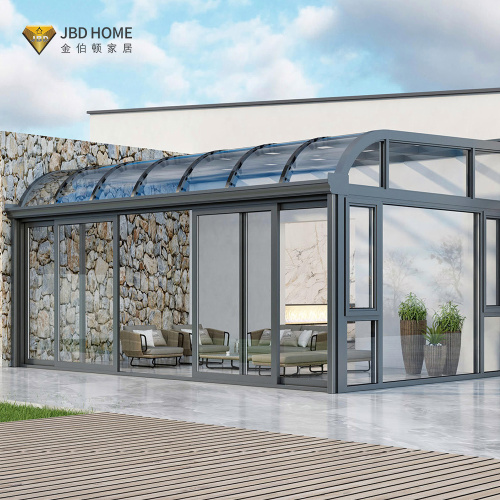 Transforme su espacio al aire libre en un refugio durante todo el año con nuestro solárium premium.