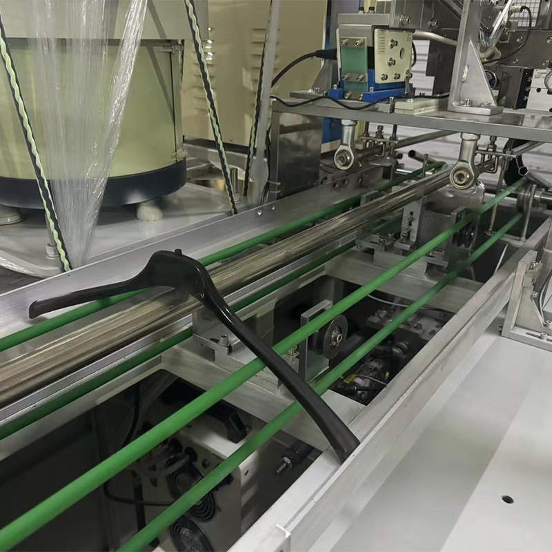 Máquina formadora de perchas de alto rendimiento