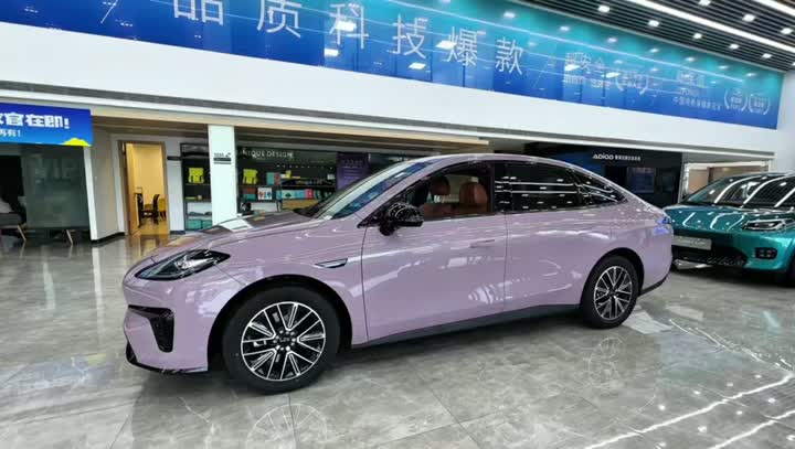 Elektromobil AION RT