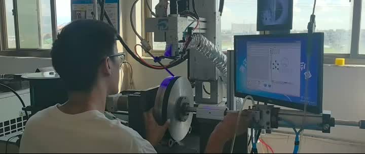 部品から製品への組み立てプロセス