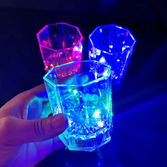 Copa de água de vinho LED luminosa para a KTV Party Decoration Liquid Induction Cup1