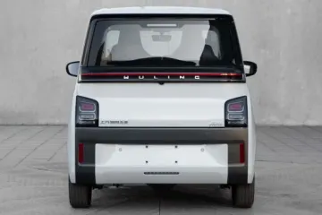 Mini Electric Car Wuling Air EV with 2 Seats and 4 Seats Adult Electric Car 2023 Is a Hot New Car for Sale1