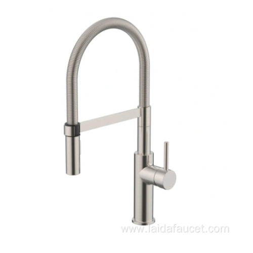 Escolhendo torneiras para instalações de cozinha profissionais