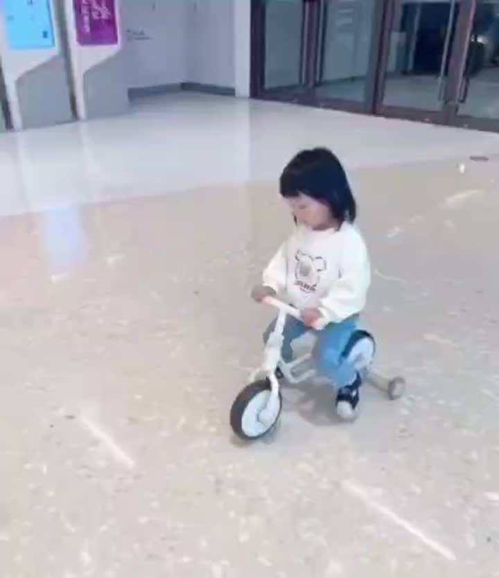 Push children's balance bike