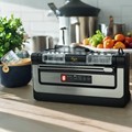 Vacuum Food Sealer Machine: Automatically Pumps and Locks in Freshness, Extending Shelf Life1