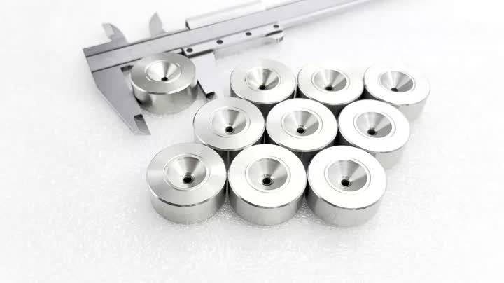 Наружная втулка 28*12 Диаметр полуобработанного отверстия: 1,485 Диаметр готового отверстия: 1,5821