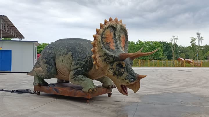 Lifelike Animatronic Triceratops