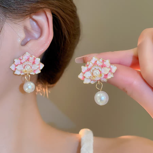 Kaifei Trade flower-shaped Pearl Earrings: An elegant 