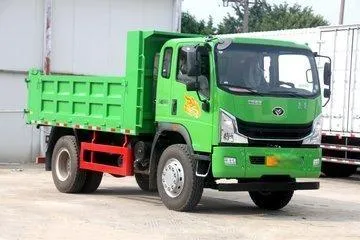 Prestasi Kuat Sinotruk HOWO 4X2 190HP 4.7cbm Trak Sampah Belakang untuk Pengangkutan Bahan Landskap Bandar1