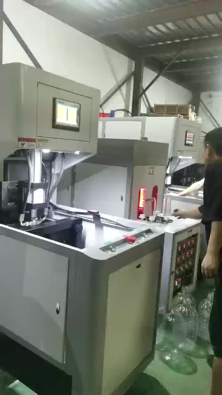 Mesin meniup separuh automatik