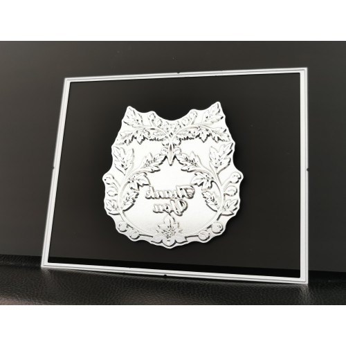 Etching Diverse Size Metal Crafts for Decoration