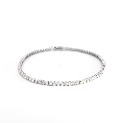 成長した輝きのテニスブレスレット