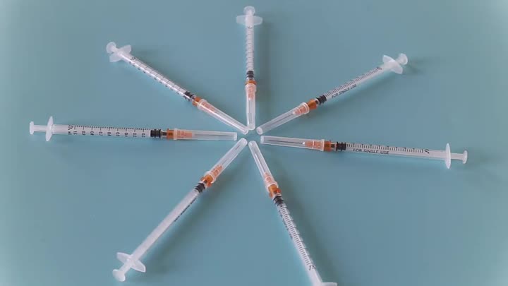 disposable syringes dispaly2