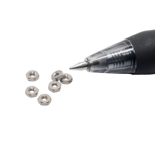 Padrões de uso de microparafusos de peças automotivas