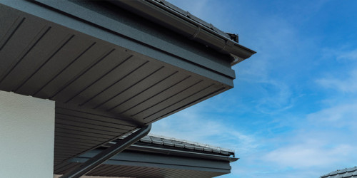 Ang Application ng PCM Color-Coated Metal Sheets sa Roof Eaves