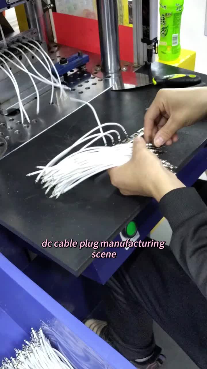 DC kablo fiş üretim sahnesi