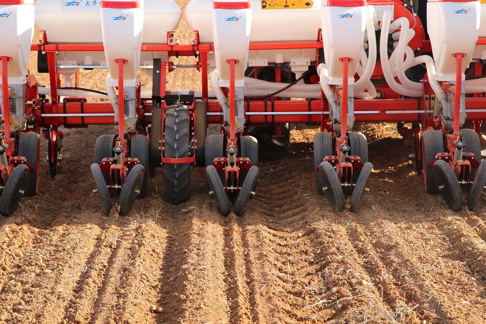 Corn precision planter