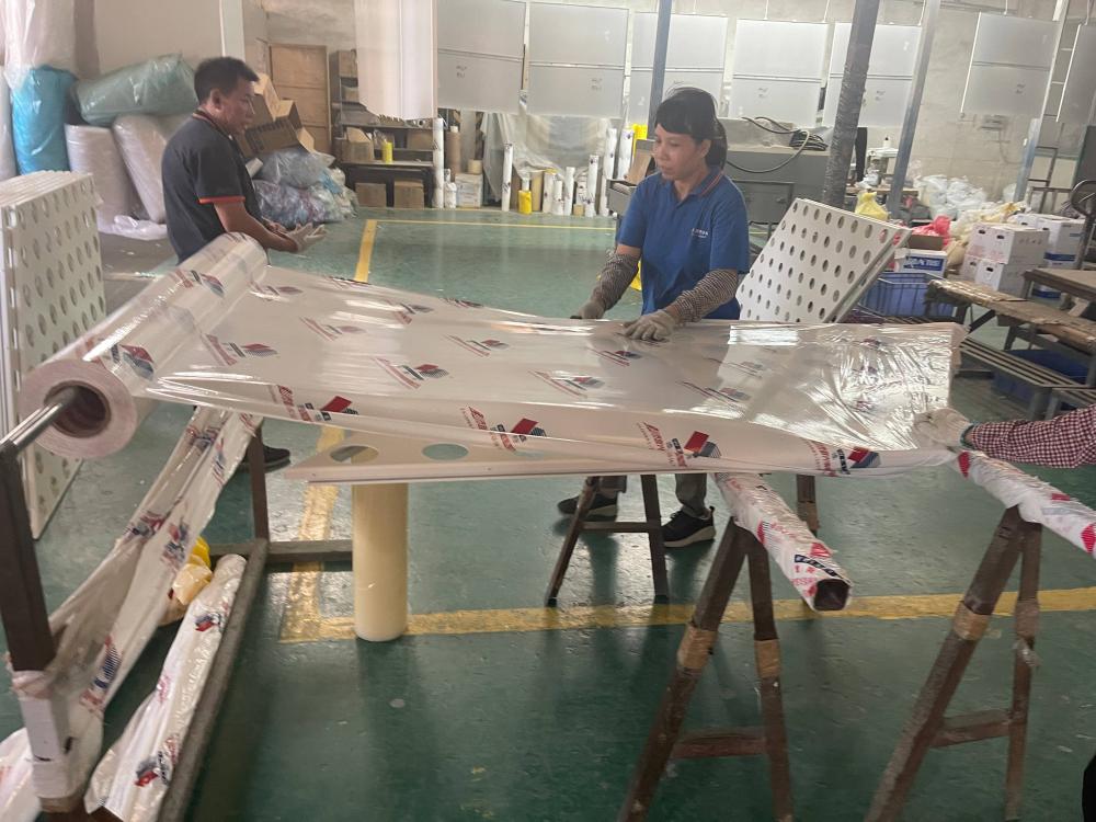 600*600 perforated aluminum ceiling packaging workshop