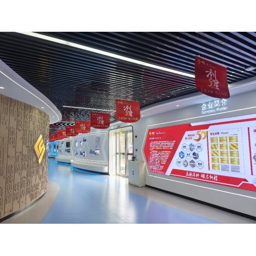 Liserve: 50 лет устранения пробелов в классах — от недорогих технических столов до доступного экспериментального оборудования для малообеспеченных школ