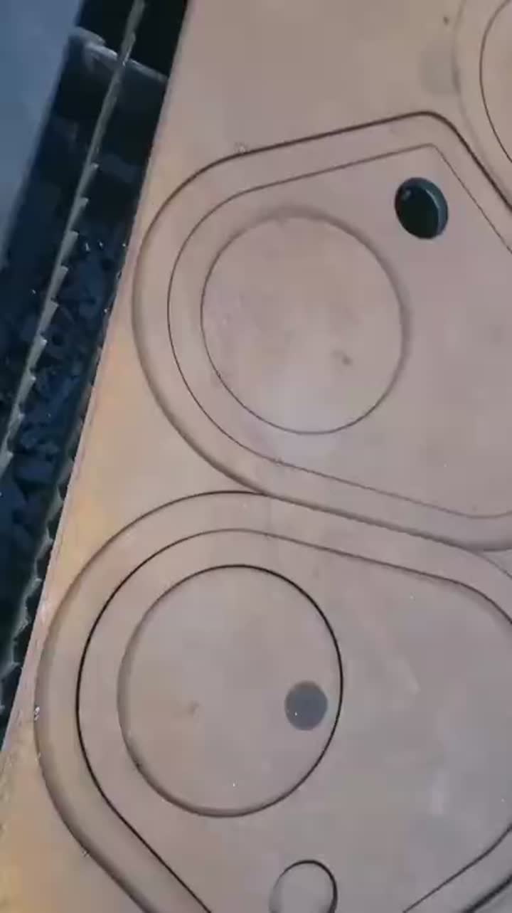 Máy cắt Laser kim loại