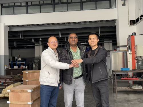 【顧客訪問】海外の顧客が当社工場を視察し、協力と相互利益を深めました