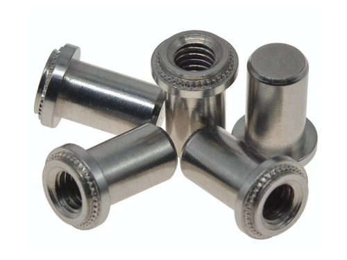 ஒருபோதும் தளர்வாக வராத திருகுகளை நான் எங்கே பயன்படுத்துகிறேன்?