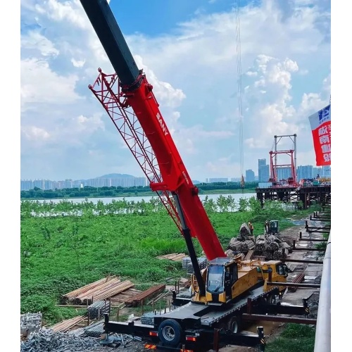 Первый 50-тонный электрический крана внедрено в отрасли, трансформируя строительство в Чанше