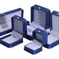 Hanhong Custom Logo Verpackungskasten Kronen Design Luxus PU Leder Set Box Blau Armband Halskette Ring Schmuckschachtel1