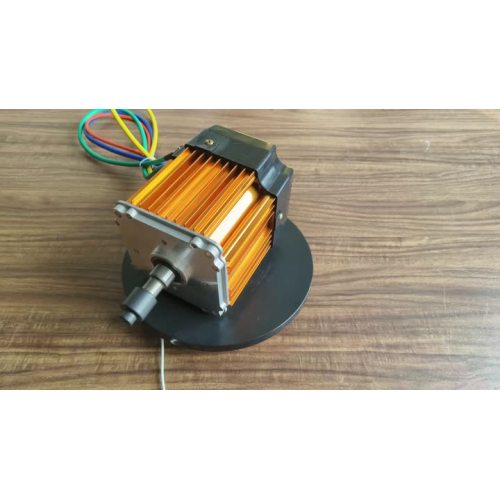 Motor dorado cuadrado