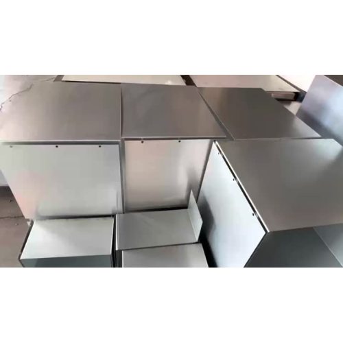 Equipamento de limpeza, peças de chapa metálica, tanque de água, caixa de bateria e chassi