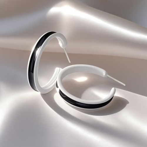 Yiwu Kaifei Trading Redefines Classics: The Minimalist Revolution of Round Earrings and Market Breakthrough