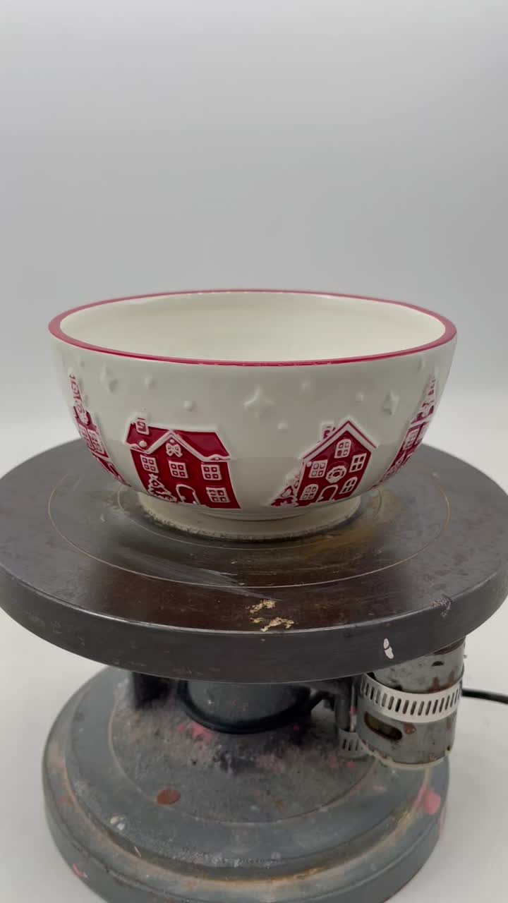 Cuenco con patrón de casa roja