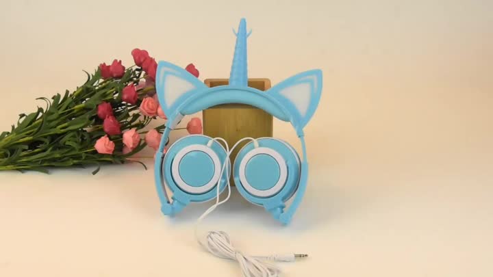 blue unicorn headphone L.mp4