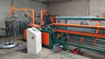 Fully Automatic Chain Link Fence Weaving Machine1